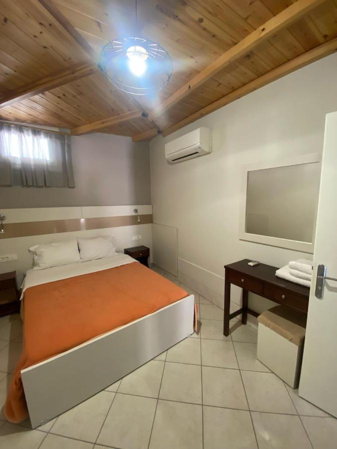 Paradosi Rooms Igoumenitsa Exterior photo