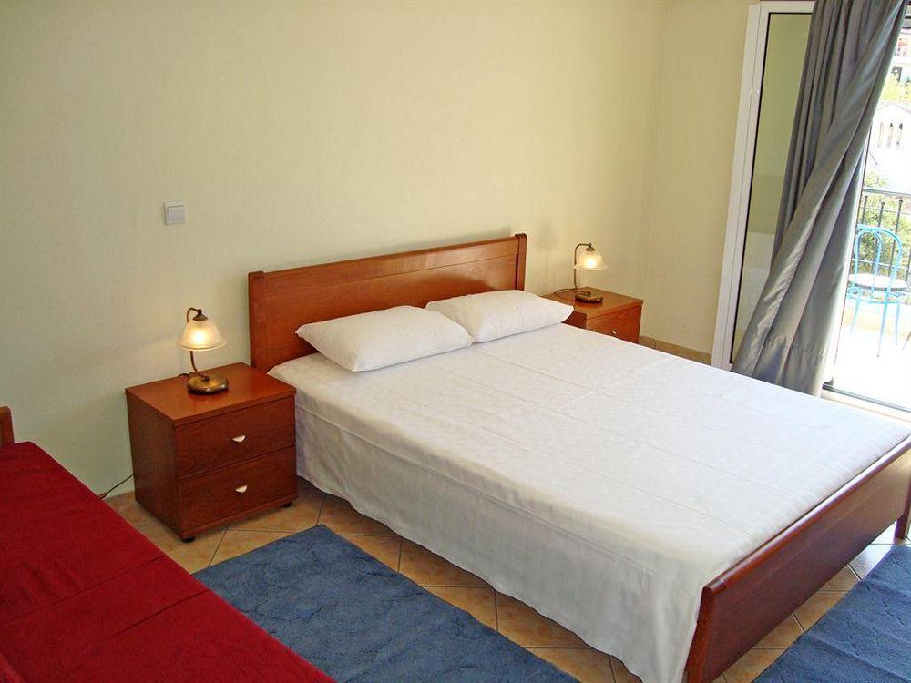 Paradosi Rooms Igoumenitsa Exterior photo