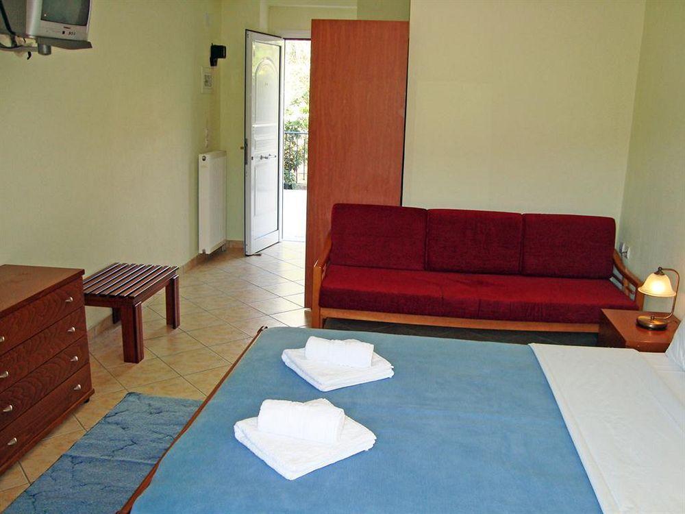 Paradosi Rooms Igoumenitsa Exterior photo