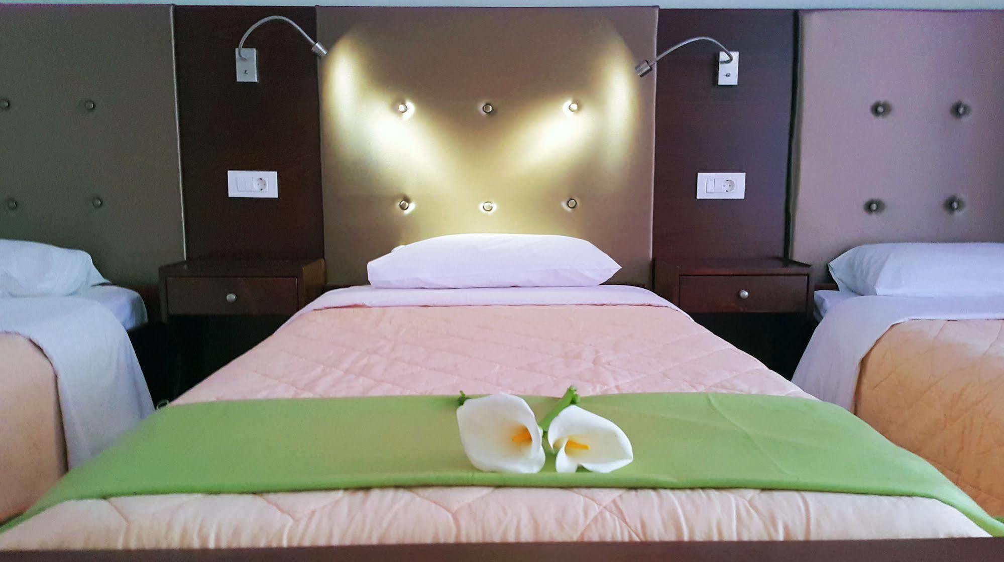 Paradosi Rooms Igoumenitsa Exterior photo