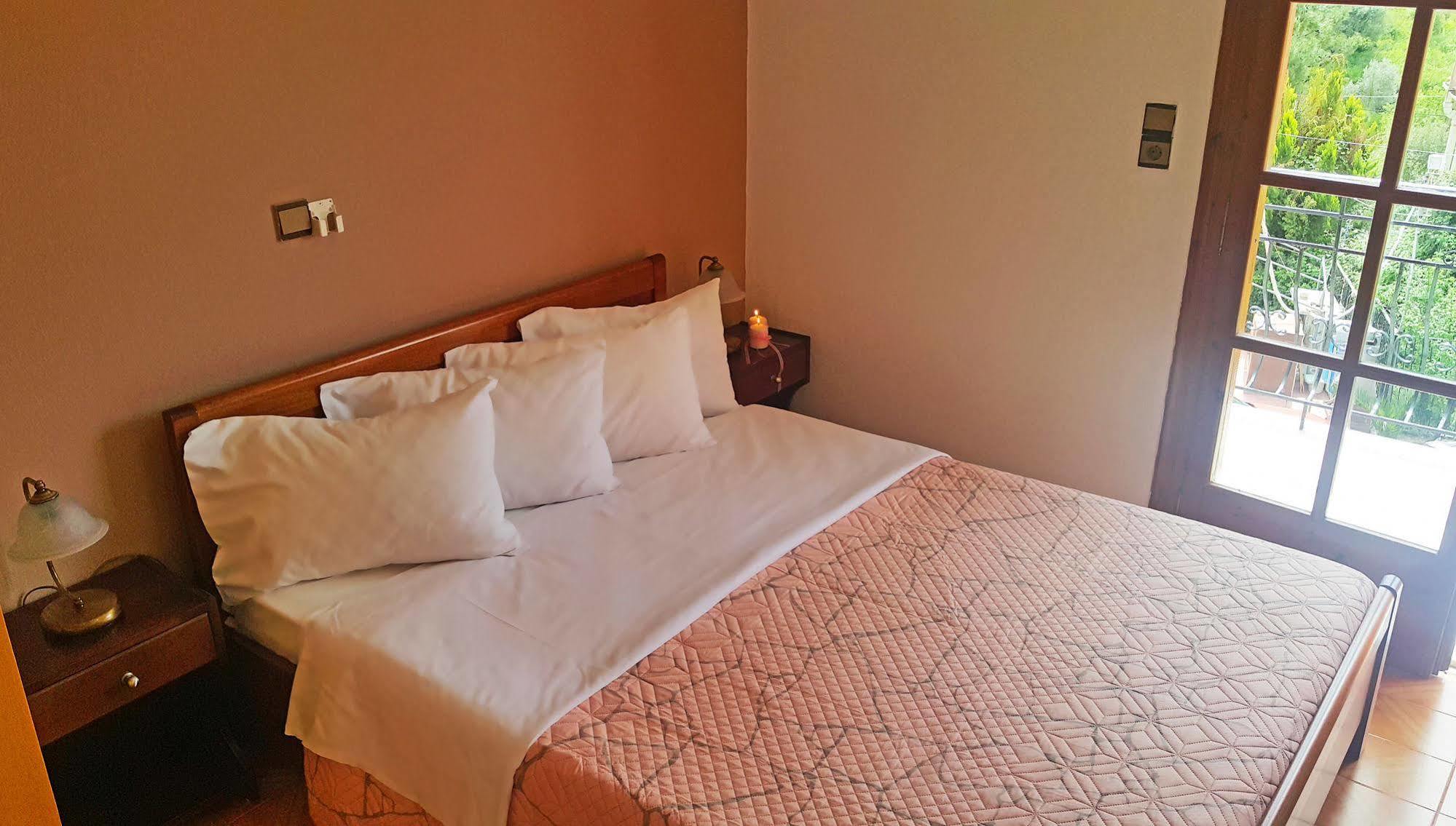 Paradosi Rooms Igoumenitsa Exterior photo