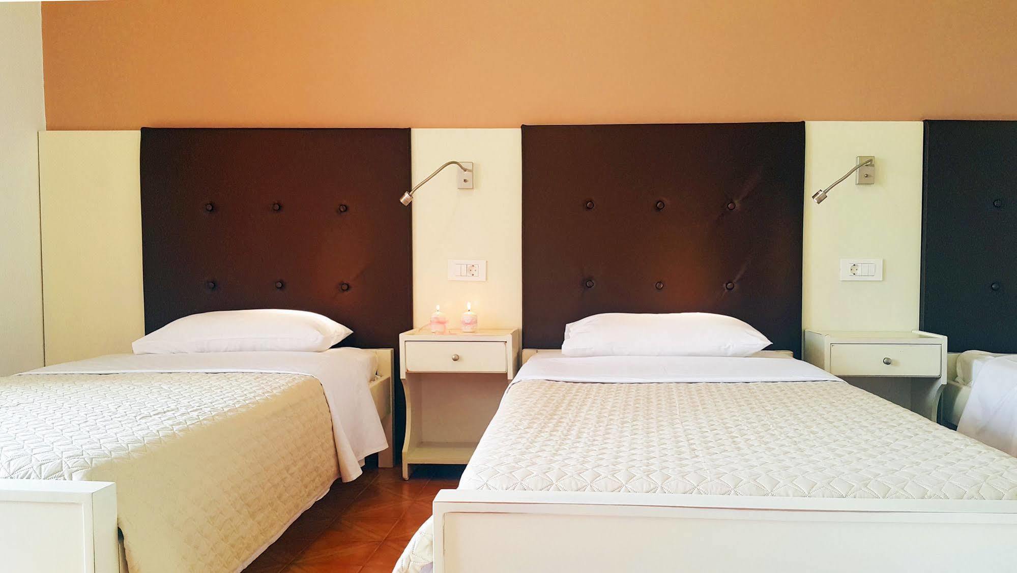 Paradosi Rooms Igoumenitsa Exterior photo